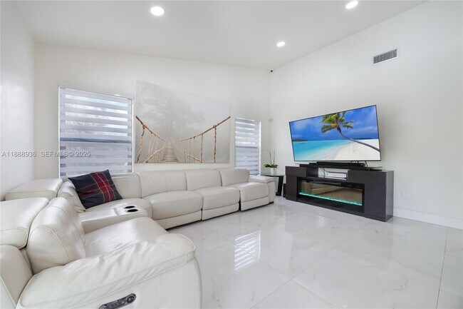 Building Photo - 8840 SW 181st Terrace