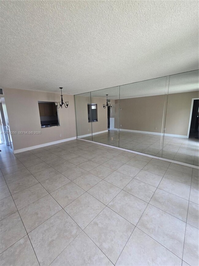 Building Photo - 1630 Sandpiper Blvd