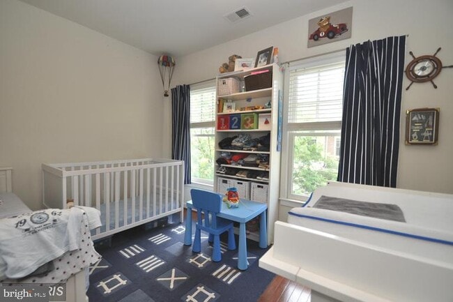 Building Photo - 1308 N Danville St