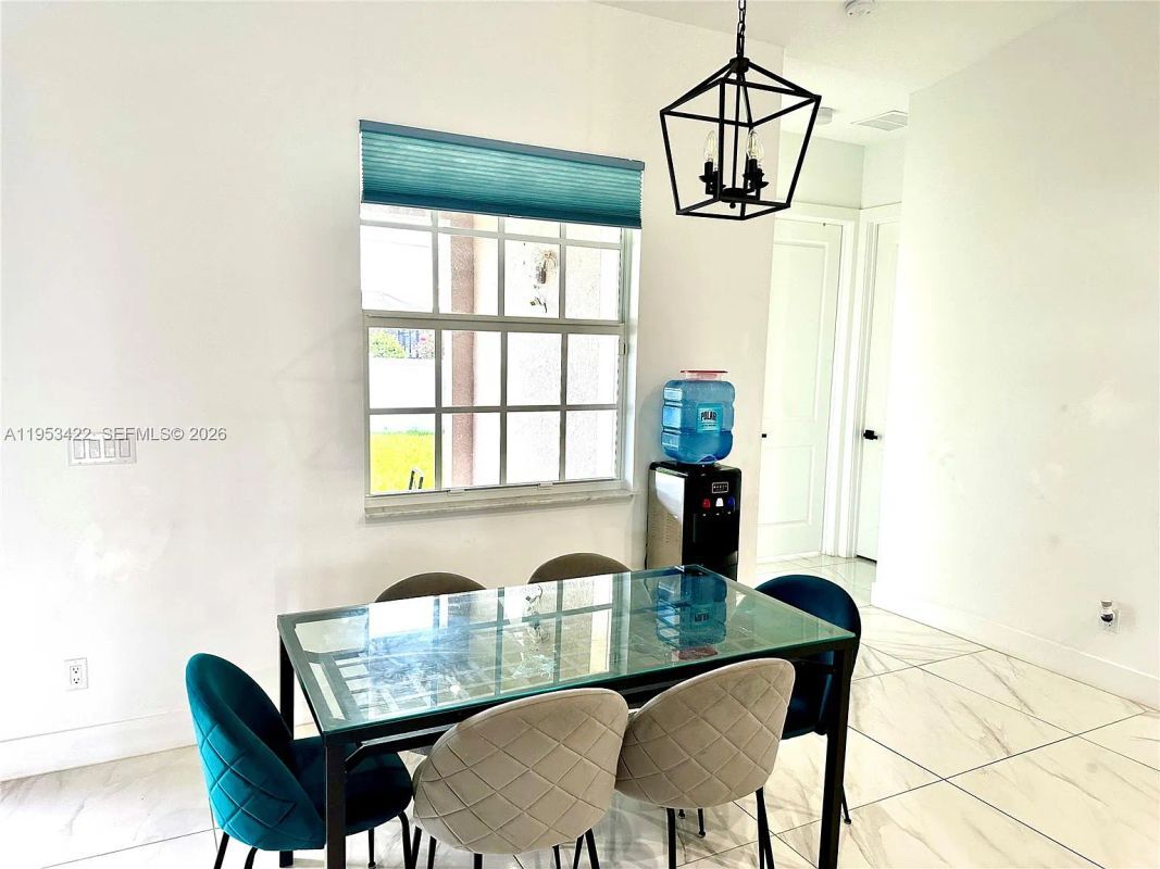 Building Photo - 1222 SW Herald Rd