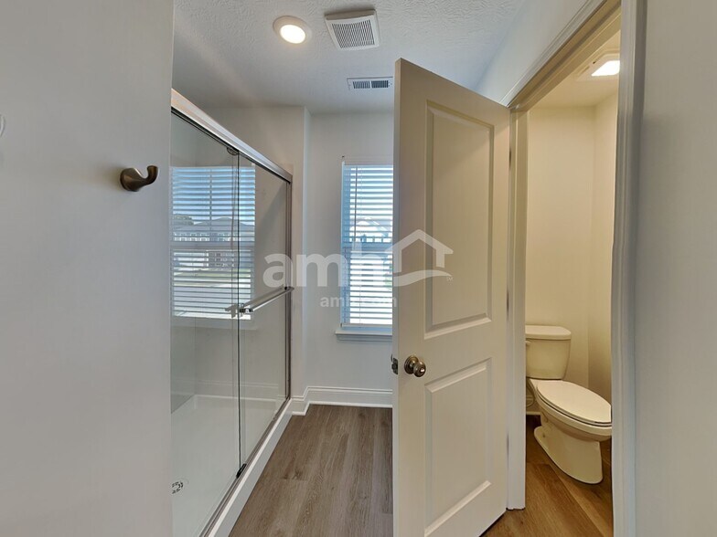 Building Photo - 9181 Henley Ave