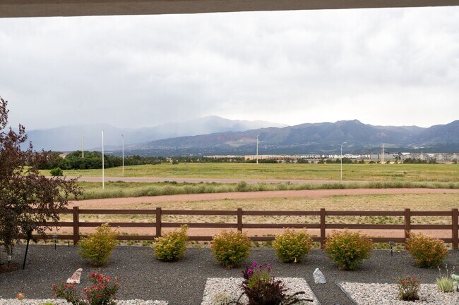 Building Photo - Experience the Perfect Blend of Nature and Luxury!!!