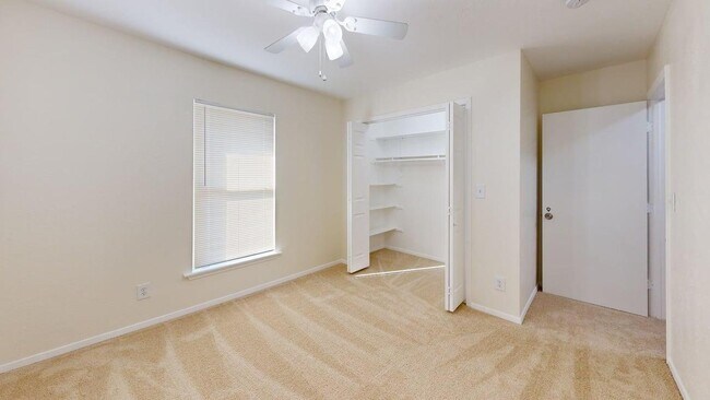 Building Photo - 1021 Crosby Ave