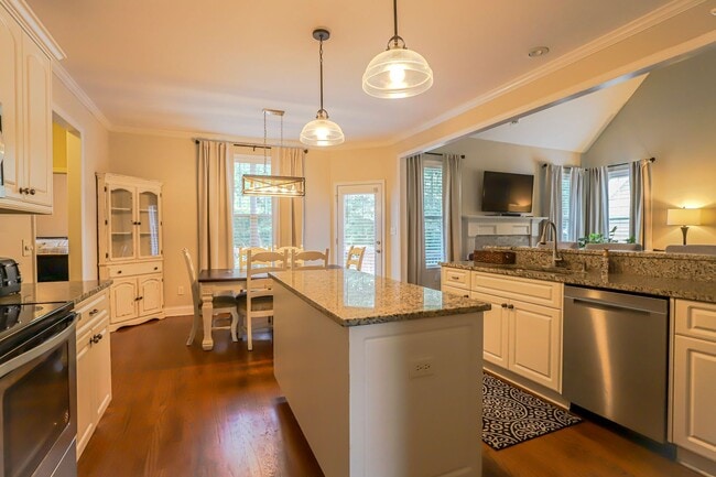 Building Photo - 919 Napiers Post Dr