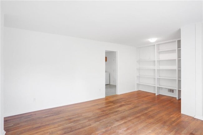 Building Photo - 3075 Stratford Arms Dr