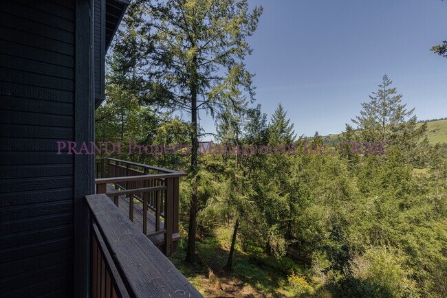 Building Photo - Woodacre Retreat Like Home with Views and ...