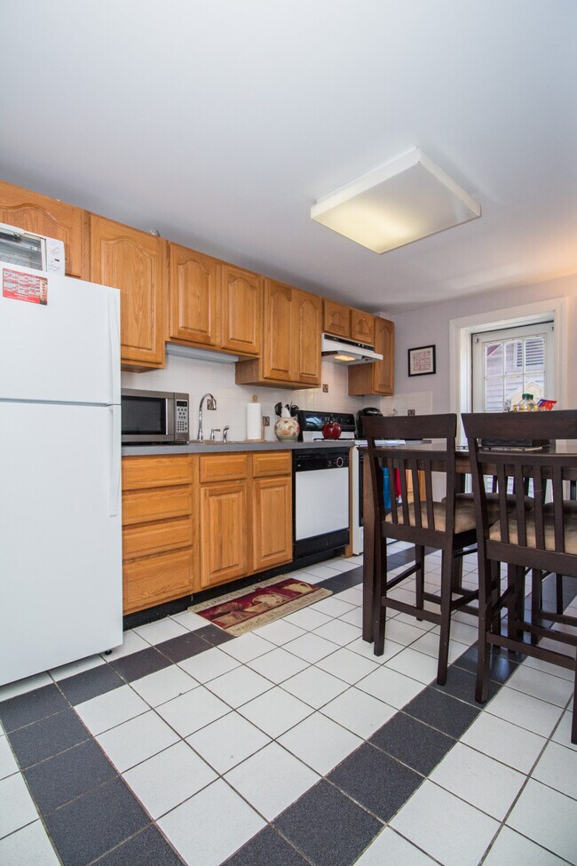 Primary Photo - 6 Harvard Sq