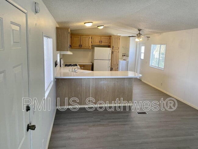 Building Photo - 1410 Mohave Cir
