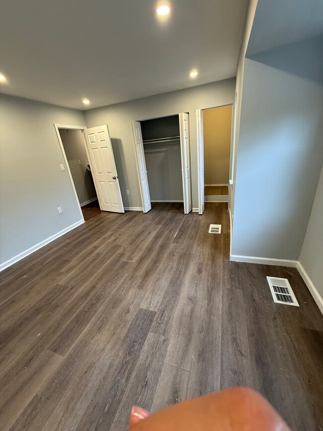 Building Photo - 238 Stevenson Square