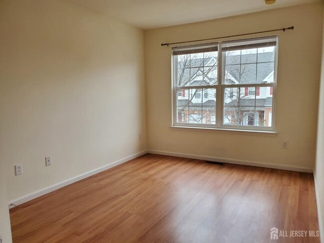 Building Photo - 202 Alder Ct