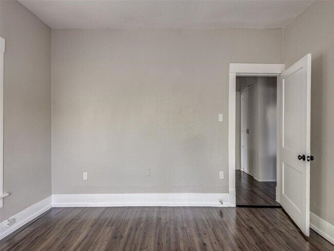 Building Photo - 8318 Lawler St