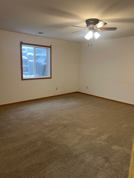 Building Photo - 1731 Crooked Ave