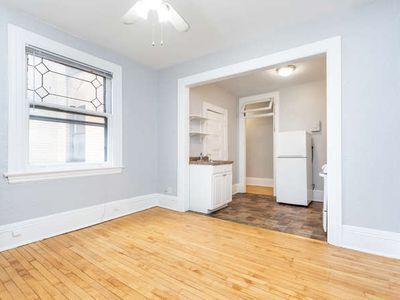 Building Photo - 325 6th Ave SE