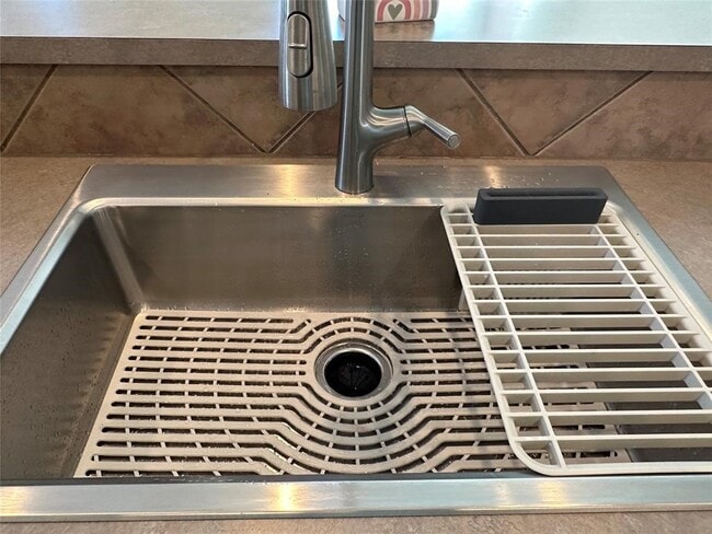 Building Photo - 1707 Magnolia Lake Ln