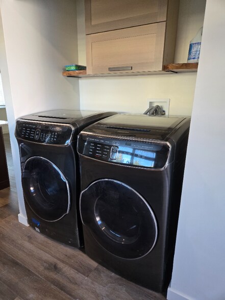 Building Photo - 131 2nd St