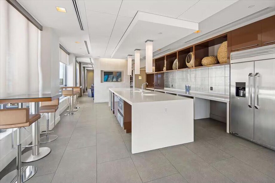 Building Photo - 1405 S Fern St