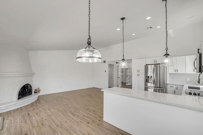 Building Photo - Beautiful Chandler home!