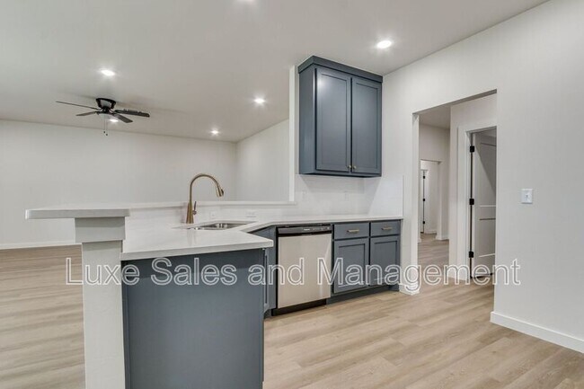 Building Photo - 8305 NW 163rd Ter