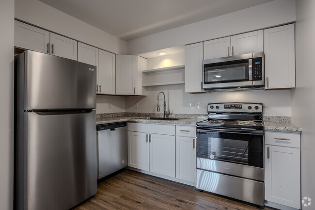 Interior Photo - Londondale Village