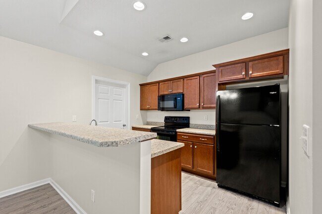 Building Photo - 72 Nicholas Dr