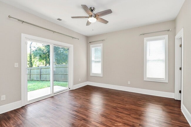 Building Photo - Newer Build Single Family in Washington He...