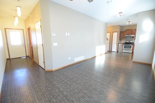 Building Photo - Indigo Crossing Townhomes