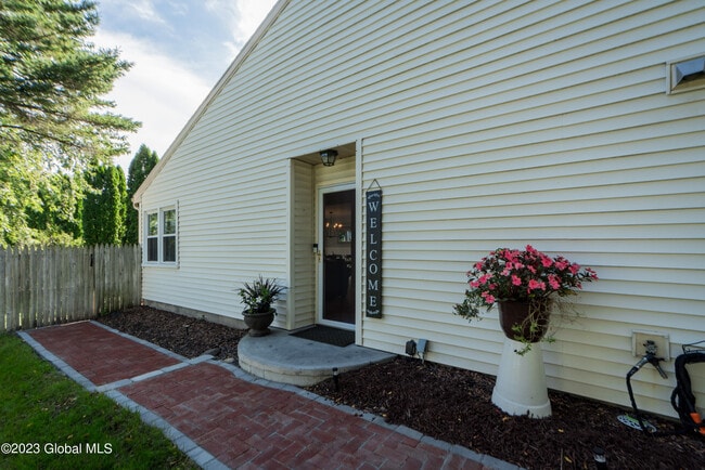 Primary Photo - 18 Jaipur Ln