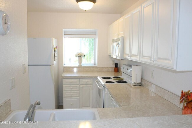 Building Photo - 135 Ocean Park Ln