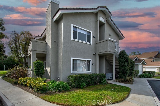 Building Photo - 60 Greenmoor