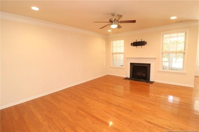 Building Photo - 619 Sealine Dr