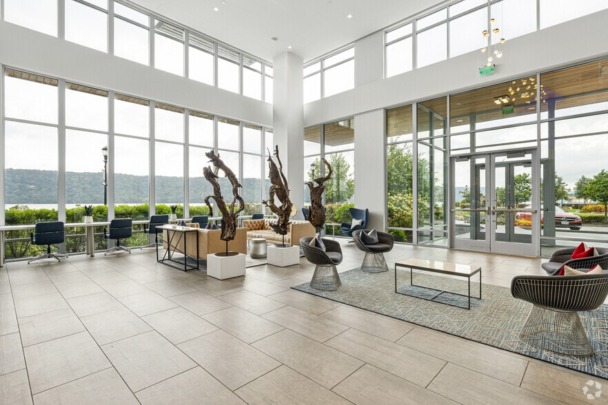 Lobby Photo - Apex Hudson Riverfront