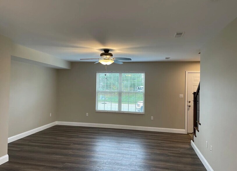 Building Photo - 225-235 Bradford Ln