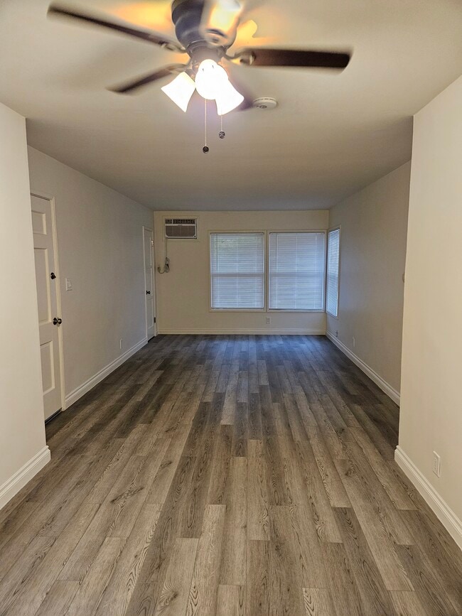 Building Photo - 1846 Scott Rd