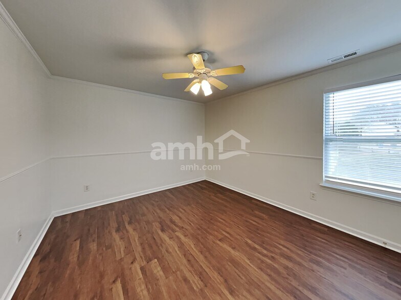 Building Photo - 104 Thorsen Dr