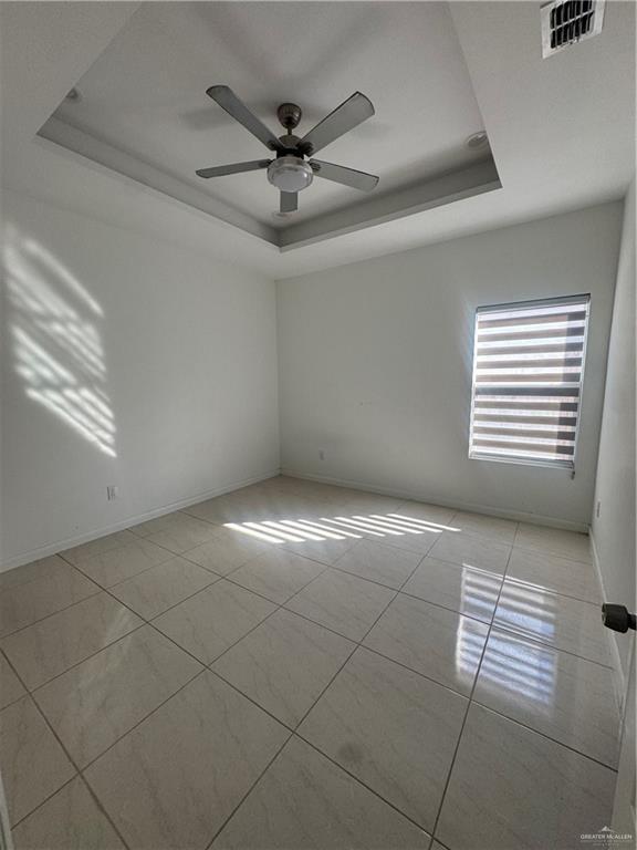 Building Photo - 11 W Woodson Dr