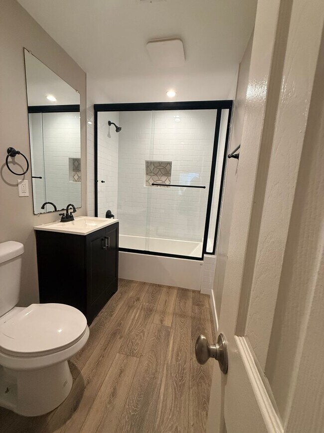 Building Photo - 874-876 North Orange St