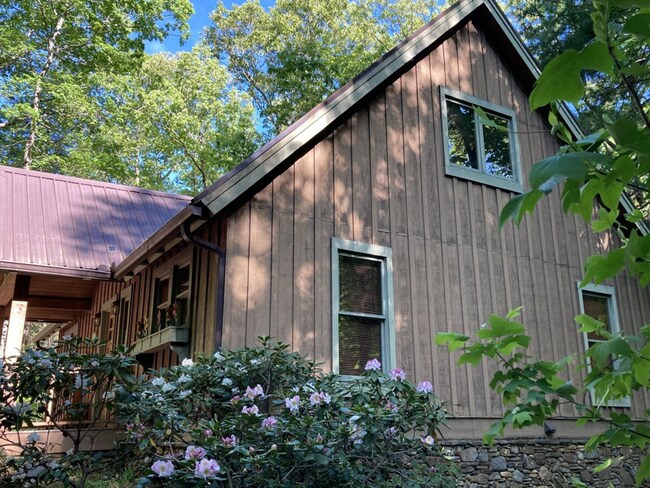 Building Photo - 244 Eastman Mountain Rd