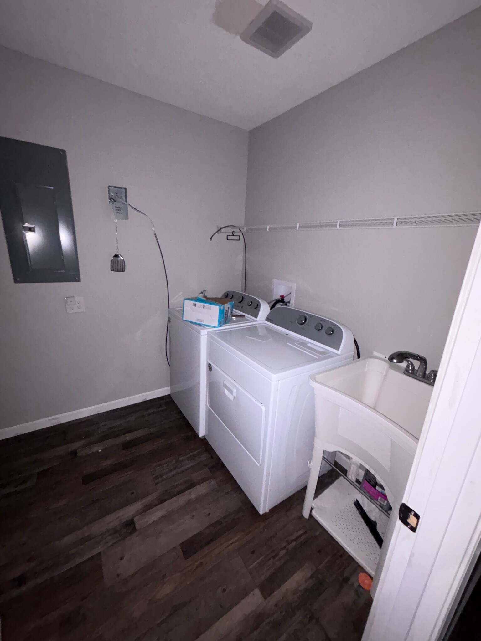 Building Photo - 512 N 2nd St