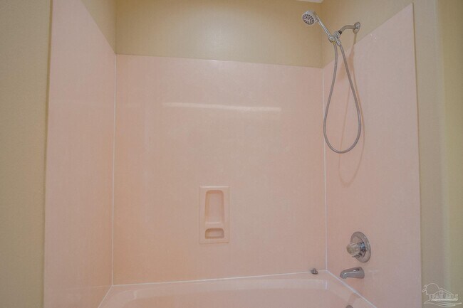 Building Photo - 2042 Hamilton Crossing Dr
