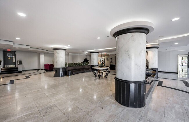Building Photo - Luxury High-Rise Living with Views!