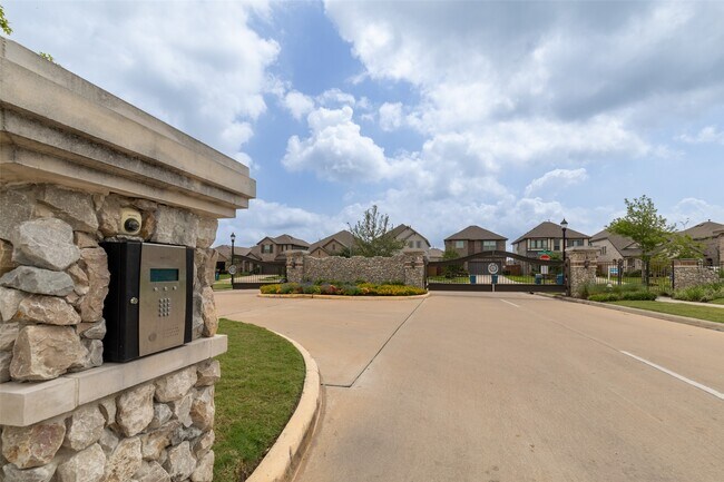 Building Photo - 15714 Highlands Cove Dr