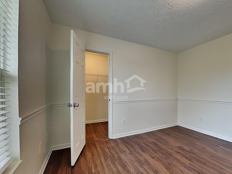 Building Photo - 1266 Poplar Hill Dr