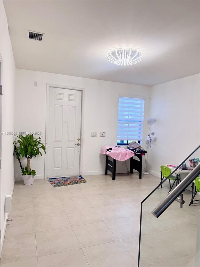 Building Photo - 10300 NW 70th Terrace