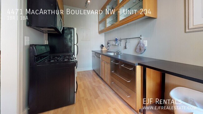 Building Photo - 4471 MacArthur Blvd NW