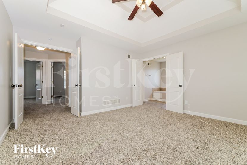 Building Photo - 5422 Marion Dr