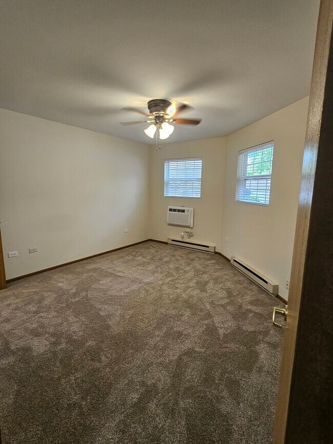 Building Photo - 1548 W Sand Bar Ct