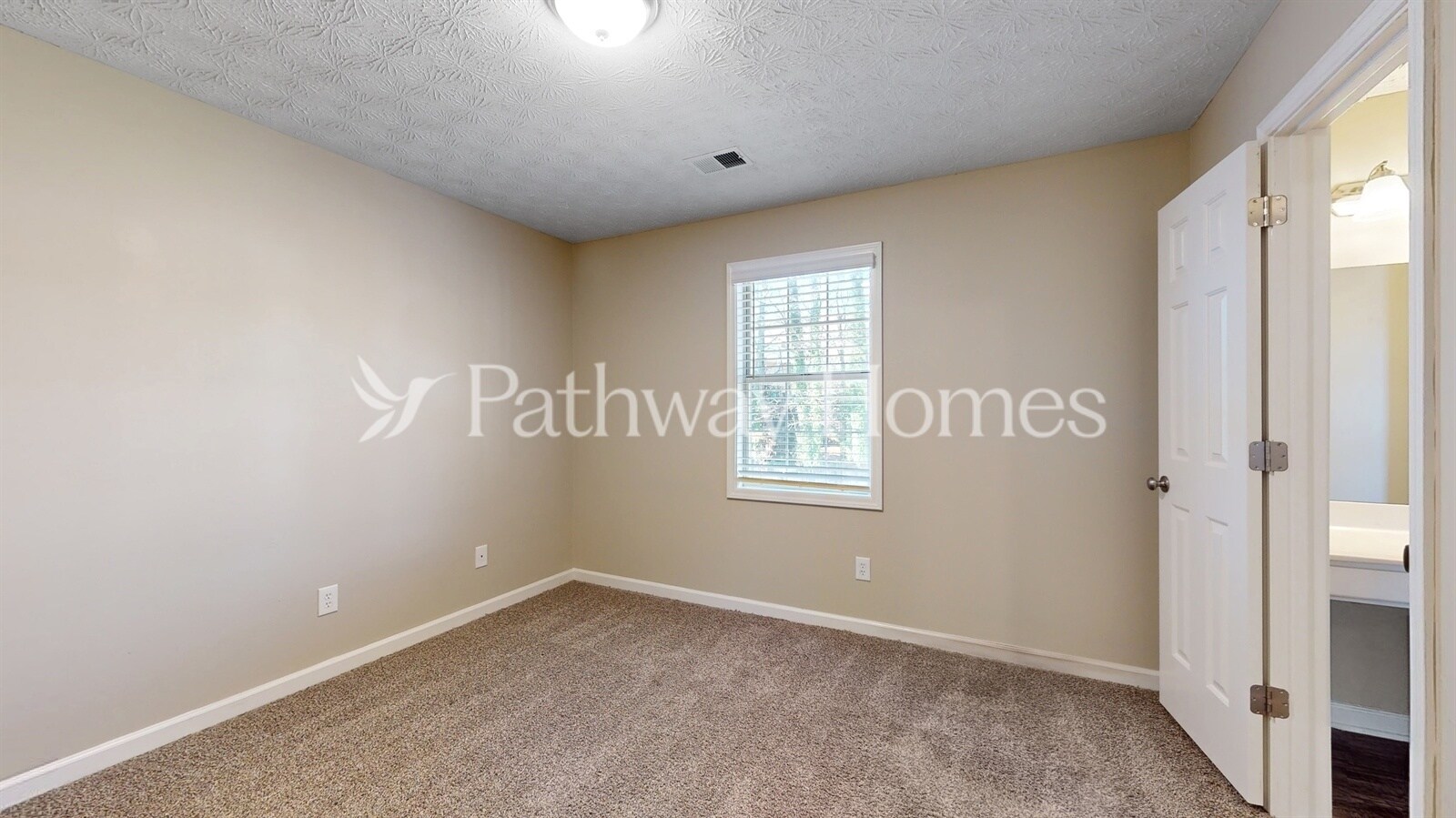 Building Photo - 1612 Cumberland Club Rd SW