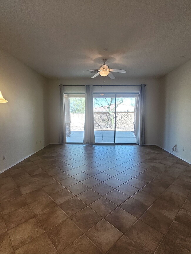 Building Photo - "Charming 3-Bed with 2 Full Baths and 2,162 Sq Ft of Comfort in Vistancia Village Peoria, AZ!"