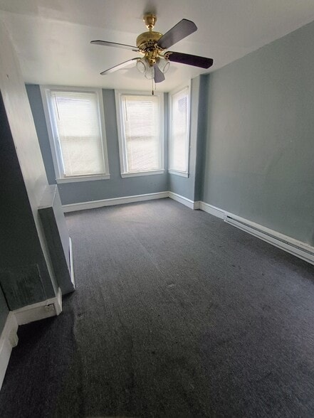 Rear bedroom - 2338 W Hagert St