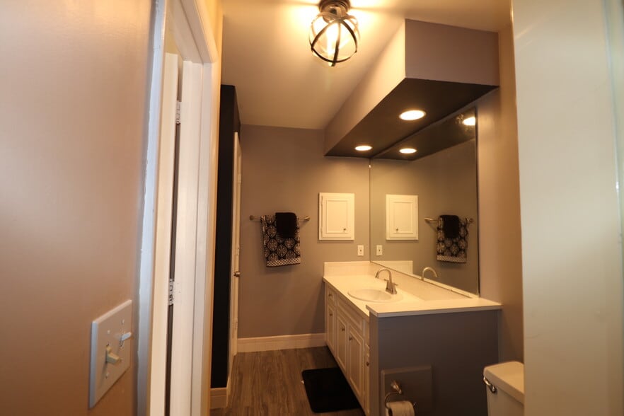 Bathroom - 8227 Santa Fe Dr